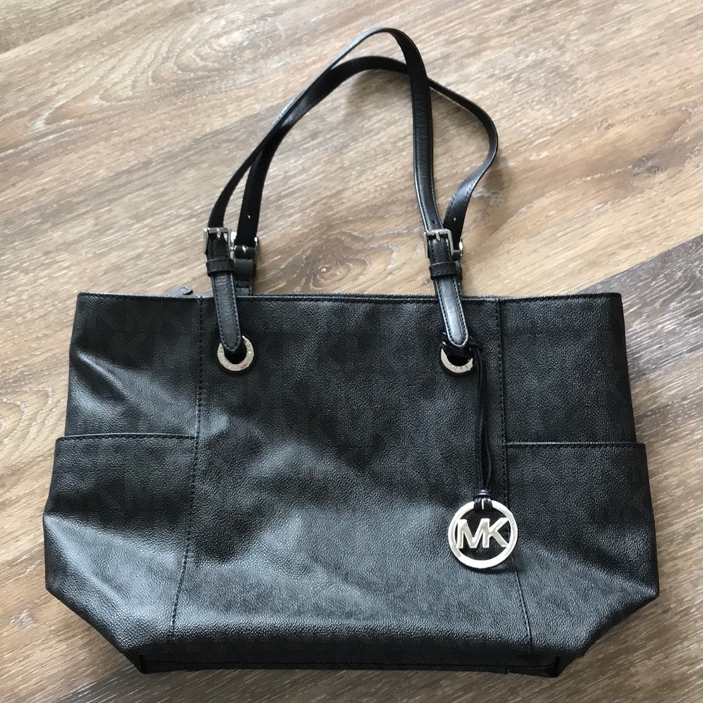 Michael Kors Signature Jet Set Tote